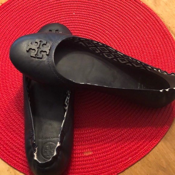 Tory Burch Navy Flats - Picture 1 of 4